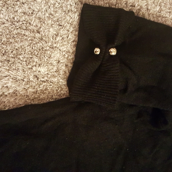 Sweater - Picture 2 of 4